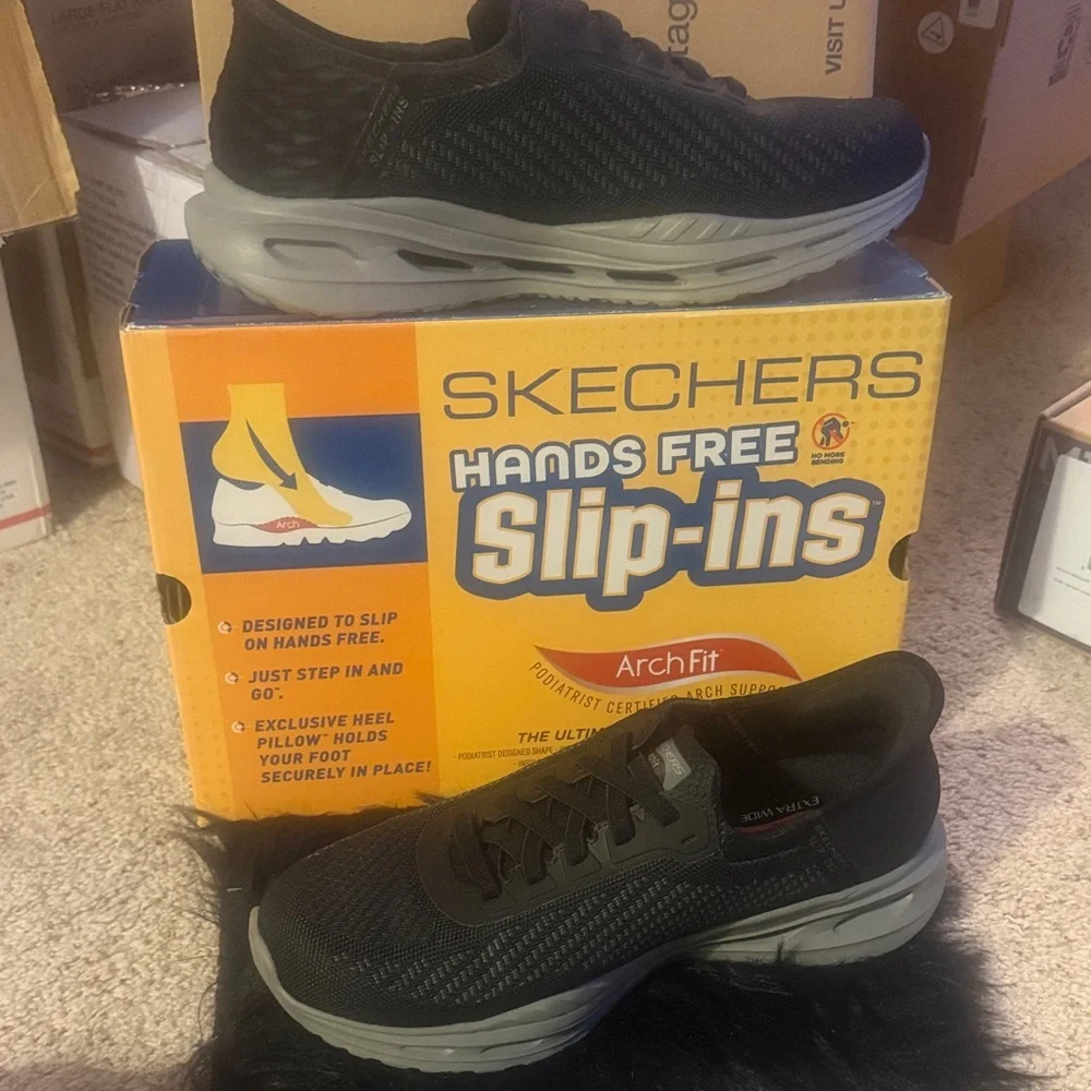 Skechers Arch Fit Black and Gray Men's Athletic Walking Shoe